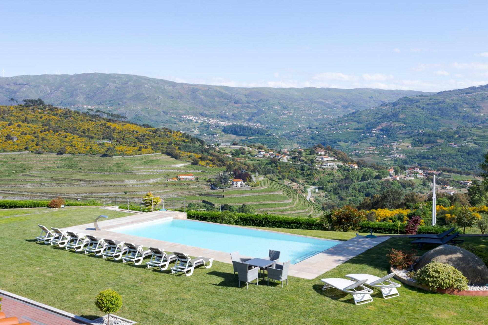 Spacious Villa Pool & Douro View By Host Wise Santa Marinha do Zezere Luaran gambar