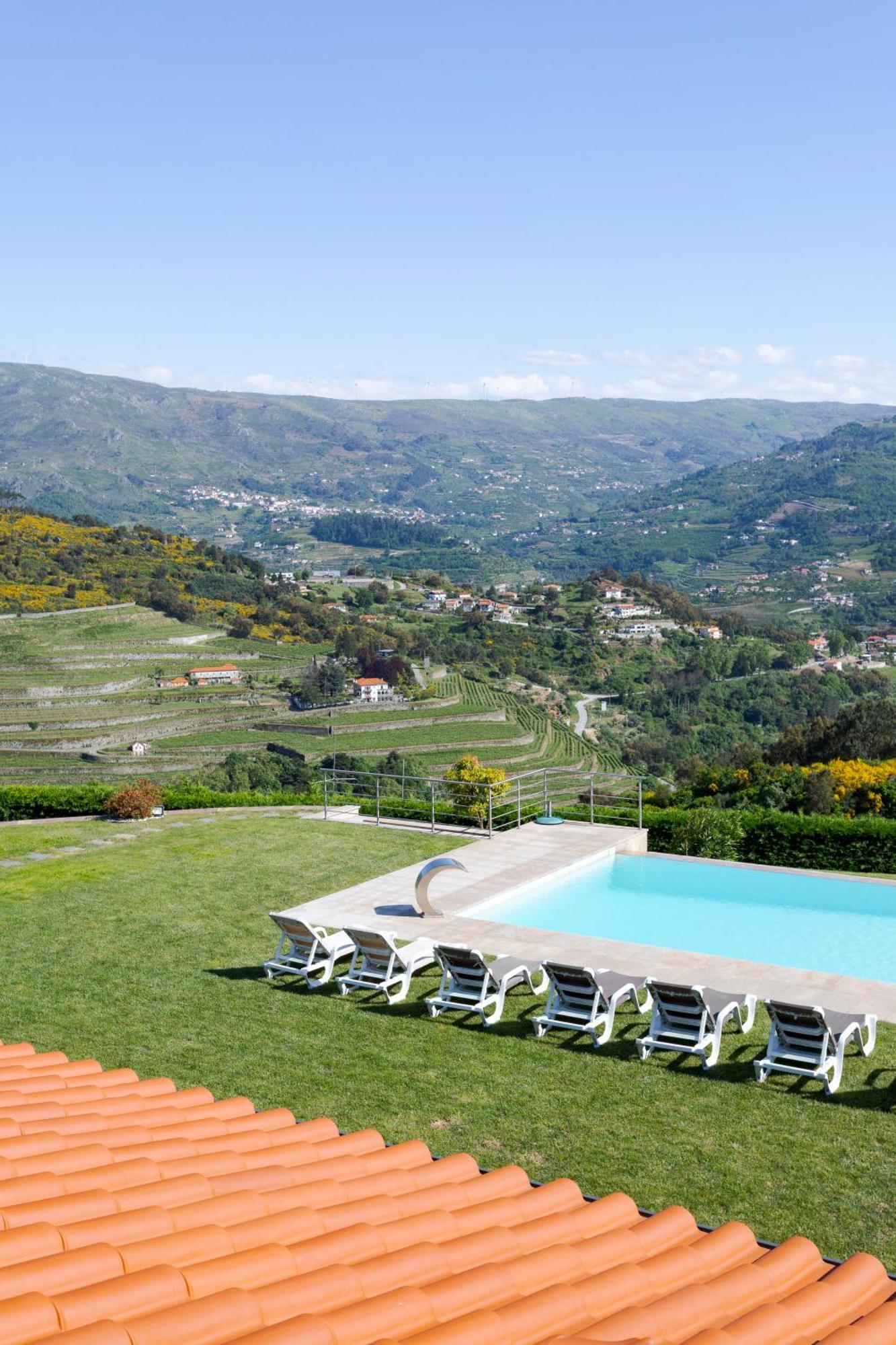 Spacious Villa Pool & Douro View By Host Wise Santa Marinha do Zezere Luaran gambar